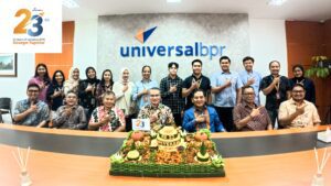 Jajaran Manajemen dan Karyawan Bank Universal BPR